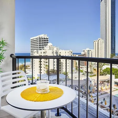 Stay In The Heart Of Surfers Gold Coast Exterior photo