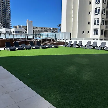 Stay In The Heart Of Surfers Gold Coast Exterior photo